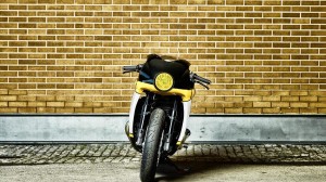 2016_YAM_VMAXGASOLINE_EU_CUSTOM_STA_003_gal_worlds_full_tcm222-640999              